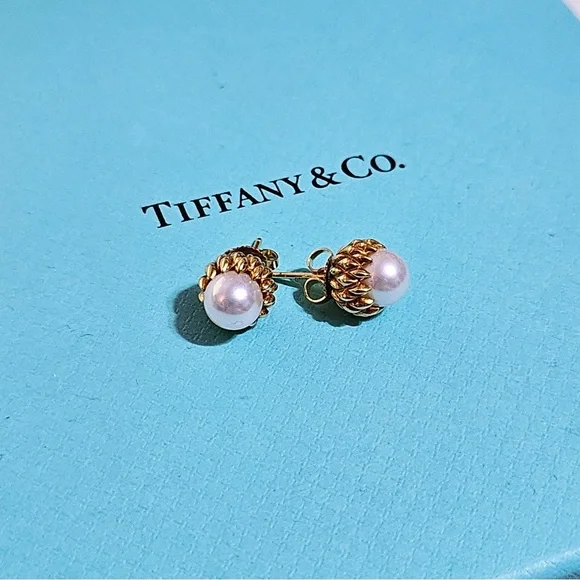 🎊SOLD🎊Tiffany & Co 18k Schlumberger Acorn 7mm Freshwater Pearl Stud Earrings - Picture 2 of 6